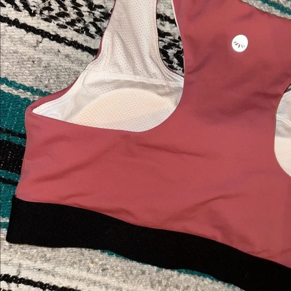 Senita Athletics *NWOT* Women's Sports Bra with Removable Pads - Picture 6 of 11